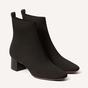 Everlane The Glove Boot in Black size 8 Women's Stretch Rib Knit Ankle Bootie